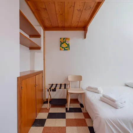 I-host - Vallarsa 22 Milano